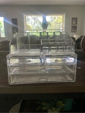 Clear Acrylic Makeup and Jewelry Organizer - Transparent Desktop Storage